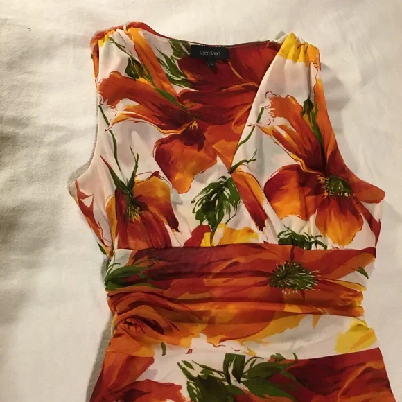 Karen Kane size L sleeveless rust/orange/gold floral blouse, body con, V-Neck - Picture 4 of 6